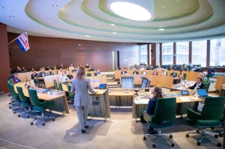 Overzichtsfoto van de zaal voor de slotbijeenkomst project 'Medicijnresten uit Water Noord-Nederland'